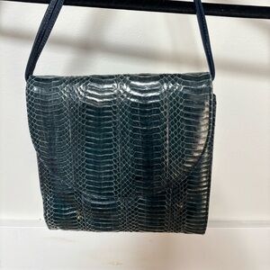 VTG by Impo , Elegant Green Crocodile-Embossed Women's Bag